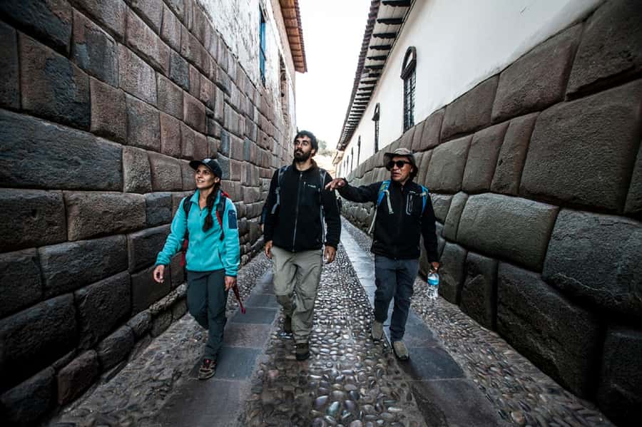 Cusco: Walking Tour Cusco - The Twelve Angled Stone and Cusco’s Inca masonry
