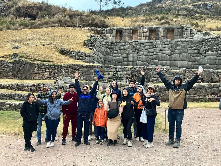 Cuzco : Excursion City Tour in Cusco, Sacsayhuaman and Tambomachay - Puca Pucara, the small fortress on the route