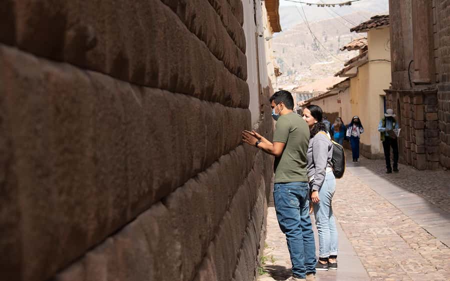 ECONOMIC PRIVATE TOUR IN THE CITY OF CUSCO - HALF DAY - Sacsayhuaman: the major archaeological stop