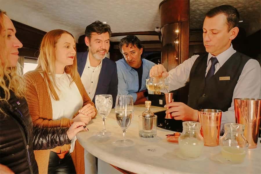 Excursion Cusco - Puno - Titicaca Observatory Train - Music, dances, and a taste of Peru