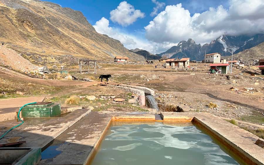 Excursion: Explore in one day the 7 lakes of Ausangate from Cusco - Breakfast in Pacchanta before the climb