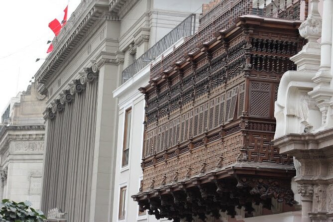 Experience Lima: Taste 12 Snacks and Visit Top Monuments - Plaza de Armas frames Lima’s colonial center