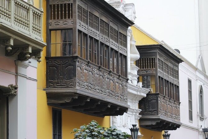 Experience Lima: Taste 12 Snacks and Visit Top Monuments - Mercado Central brings the biggest food variety