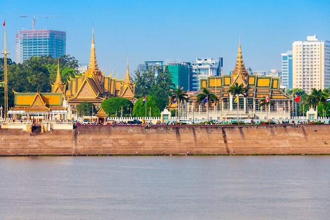 Exploring the Best of Phnom Penh: A Full Day Tour - A practical start with Phnom Penh’s royal center