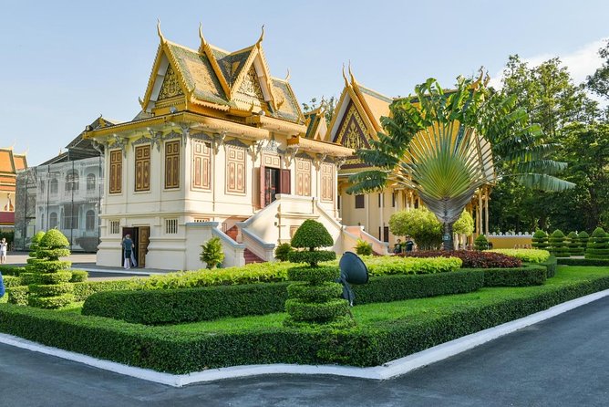 Exploring the Best of Phnom Penh: A Full Day Tour - The guide can make or break the day