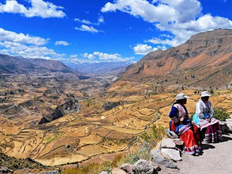 From Arequipa: Full Day Tour of Colca Canyon with Meals - Lunch in Chivay, with a cost many people miss