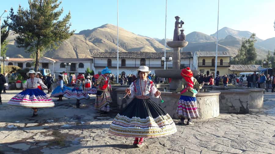 From Arequipa: Full Day Tour of Colca Canyon with Meals - How the pace feels inside the van
