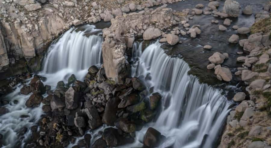 From Arequipa: Road to Pillones Waterfall - Breakfast at Pampa de Arrieros and Patahuasi