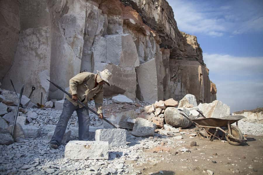 From Arequipa: Sillar Route Trek - Guides, language, and group rhythm