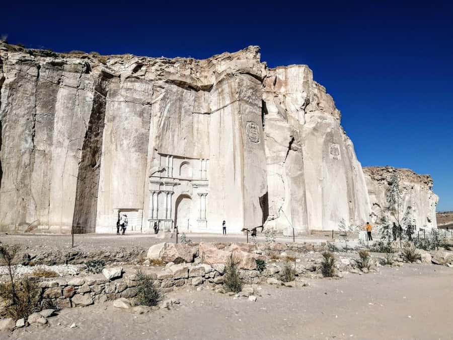 From Arequipa: Sillar Route Trek - The volcano and Andenerías viewpoint