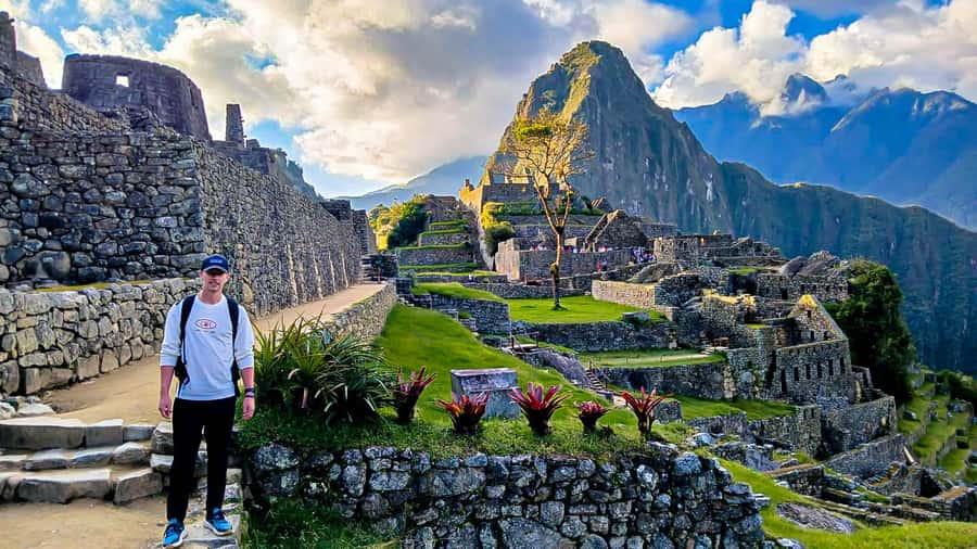 From Cusco: 1-day Machu Picchu Tour by Train - Lunch, baths, and the return journey
