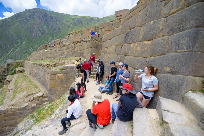 From Cusco - 2-Day Tour to the Sacred Valley and Machu Picchu with Lunch - Lunch, trains, and the long way back to Cusco