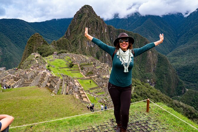 From Cusco - 2-Day Tour to the Sacred Valley and Machu Picchu with Lunch - Ollantaytambo and the last Inca citadel