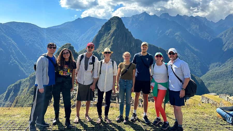 From Cusco: 2-Day Trip to the Sacred Valley and Machu Picchu - Guides, language, and group size
