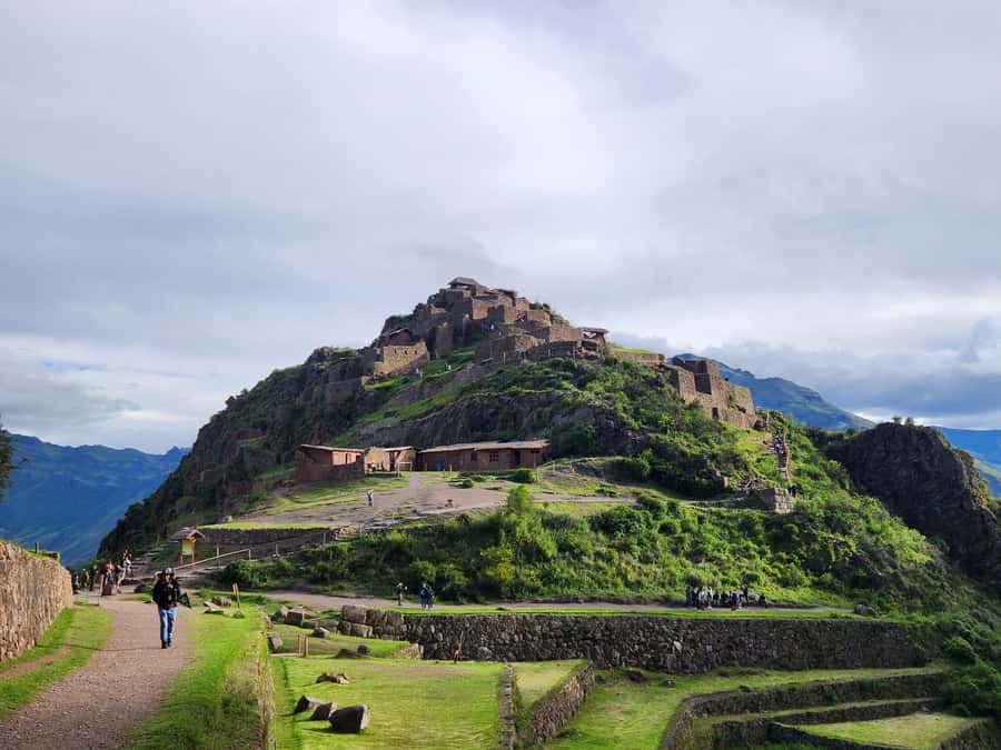 From Cusco: Chinchero, Moray, Maras, Ollantaytambo and Pisaq - Ollantaytambo is the strongest archaeological stop