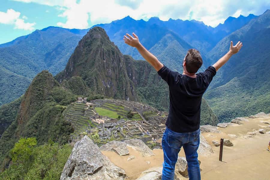 From Cusco: Full-Day Group Tour of Machu Picchu - Arriving in Aguas Calientes