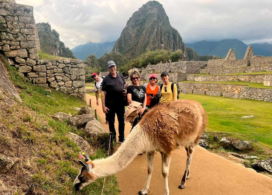 From Cusco: Full-Day Group Tour of Machu Picchu - Lunch and free time in Aguas Calientes