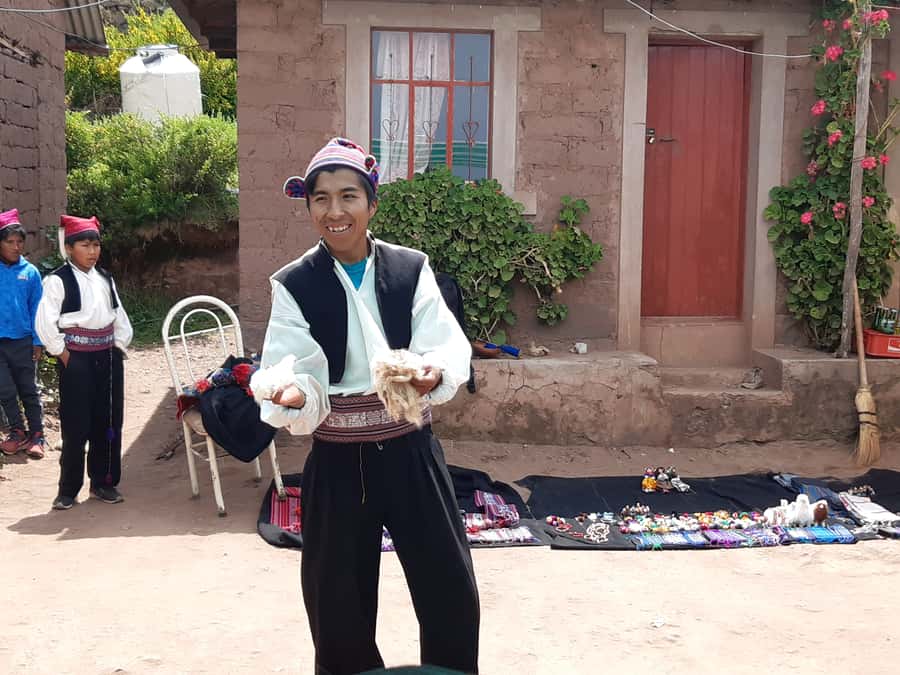 From Cusco: Lake Titicaca with a visit to Uros and Taquile - Andahuaylillas and the church of the Andes