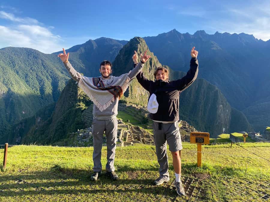 From Cusco: Machu Picchu by Car 2D/1N - Choosing the stairs or the Consettur bus