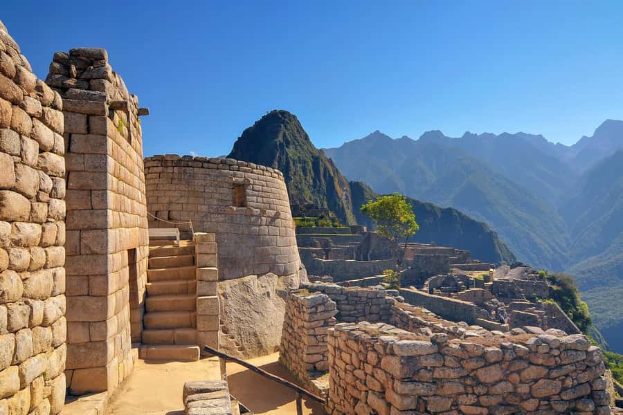 From Cusco: Machu Picchu Full-Day Guided Tour - Finding your way in Aguas Calientes