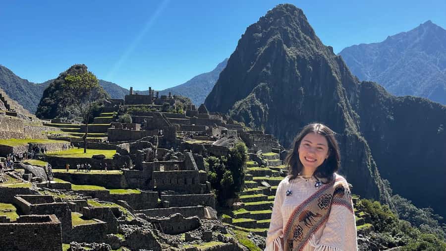 From Cusco: Machu Picchu Tour with Hiking Ticket - Finding food time in Aguas Calientes
