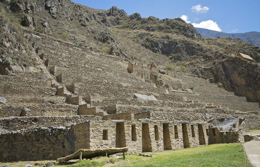 From Cusco: Sacred Valley ending in Ollantaytambo and Lunch - Urubamba lunch and a pause in the middle