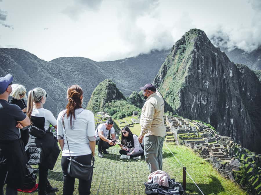 From Cusco: Sacred Valley & Machu Picchu 2-Day Tour by Train - Free time and the long return to Cusco