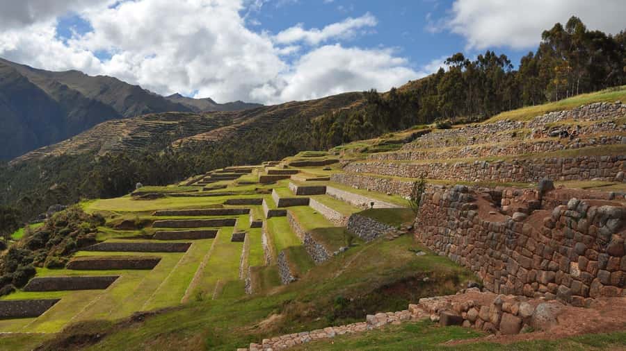From Cusco: Sacred Valley & Maras Salt Mines with Lunch - Urubamba lunch and a lower-altitude break