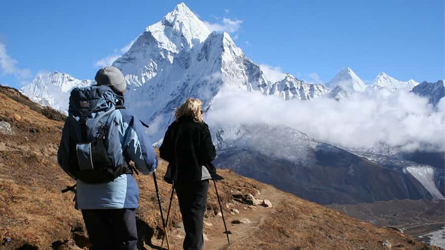 From Cusco: Salkantay trek 5 days/4 nights meals included - Guide service, group size, and support