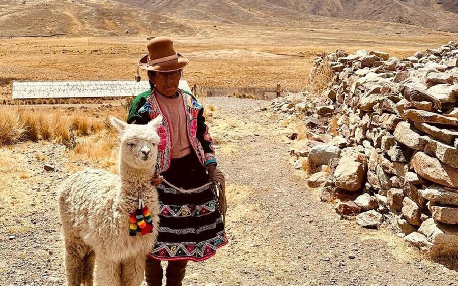 From Cusco: Titicaca lake with the route of the sun in 2 day - Pucará and arrival in Puno around 5 p.m.