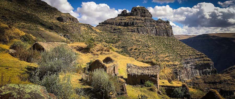 From Cusco: Waqrapukara Hike Full-Day Tour With Meals - Hiking from Qenterococha to the stone horns