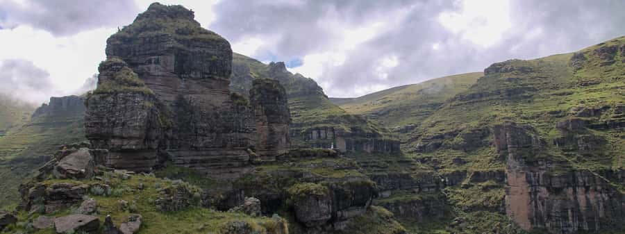 From Cusco: Waqrapukara Hike Full-Day Tour With Meals - Exploring Waqrapukara with a guide and on your own