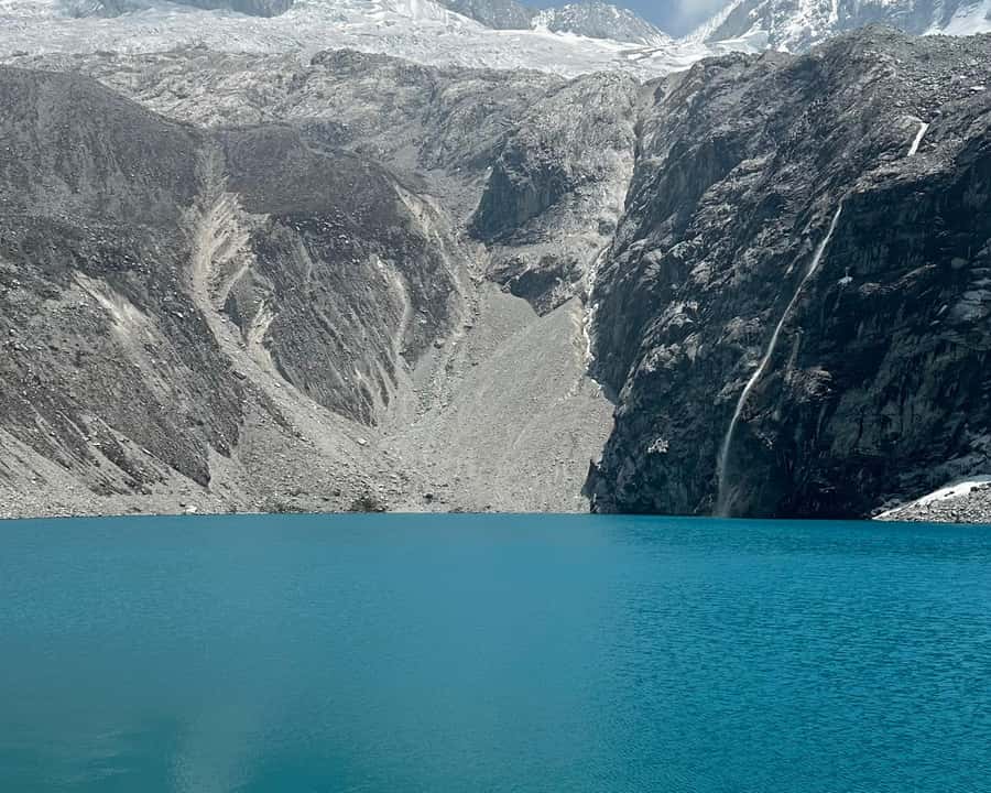 From Huaraz: Hike to the Lagoon 69 - Reaching the blue water of Lagoon 69