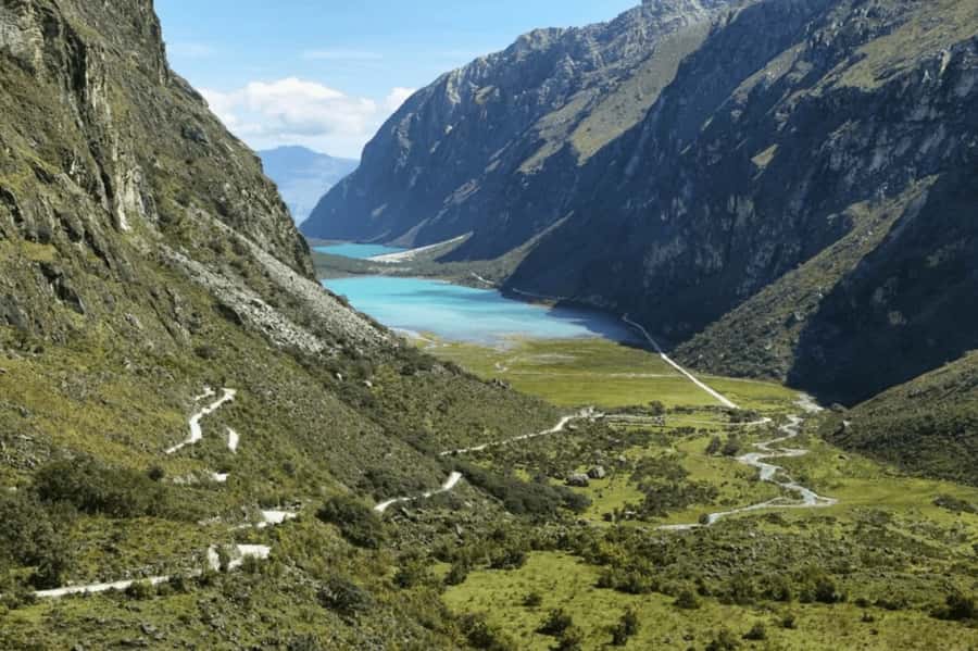 From Huaraz: Tour to Llanganuco Lakes (Chinancocha Lake) - From Huaraz to Carhuaz through the Callejón de Huaylas