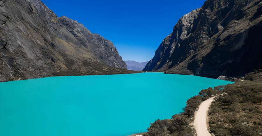 From Huaraz: Tour to Llanganuco Lakes (Chinancocha Lake) - Transport, guide language, and comfort