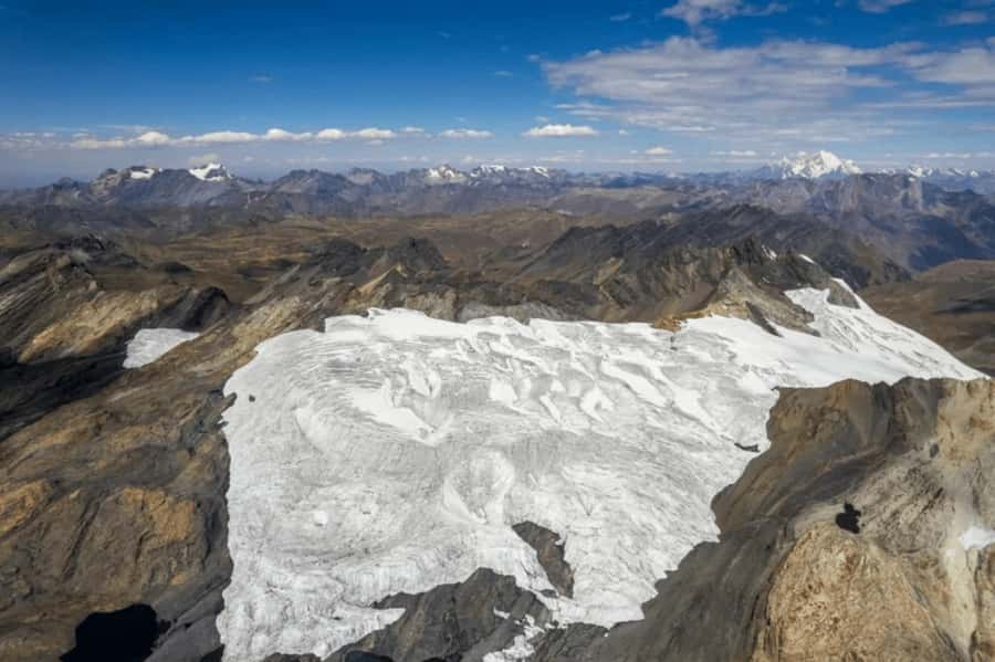 From Huaraz: Tour to the Pastoruri Glacier and Puya Raimondi - Puma Pampa, Carbonated Water, and Puya Raimondi