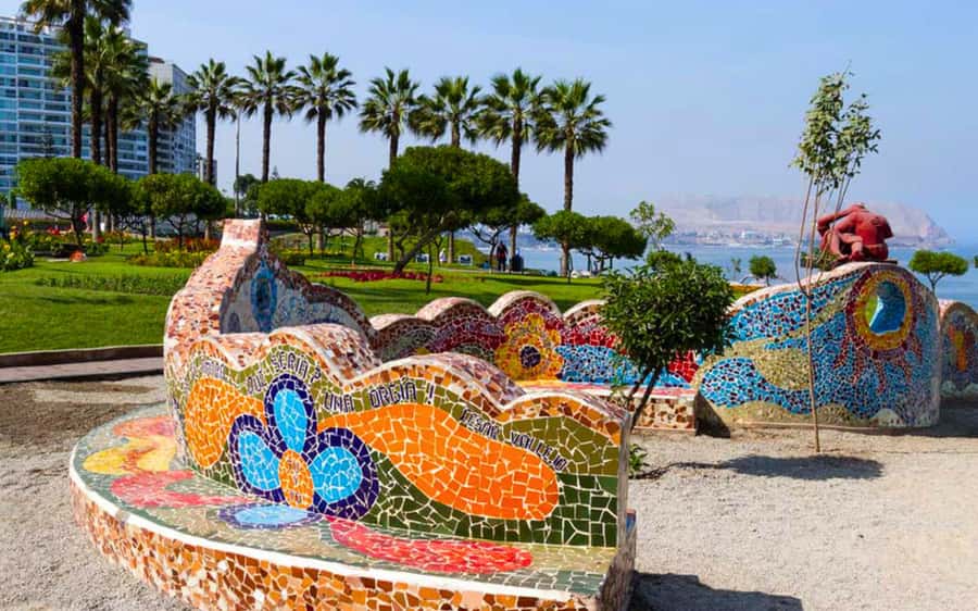 From Lima: Miraflores, Barranco & San Isidro Guided Tour - Barranco’s murals and the Bridge of Sighs