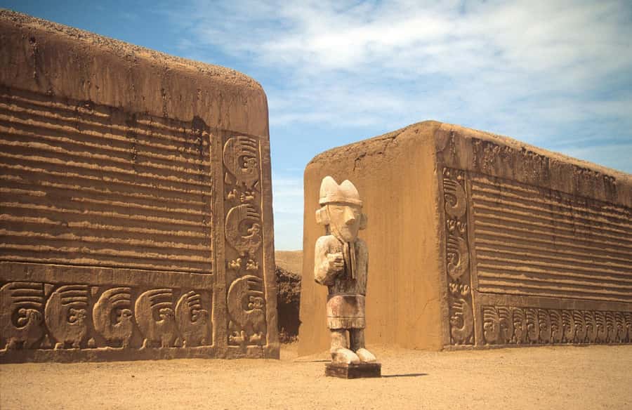 From Trujillo: Temple of the Moon and Sun and Chan Chan - Starting at the Huacas de Moche Museum