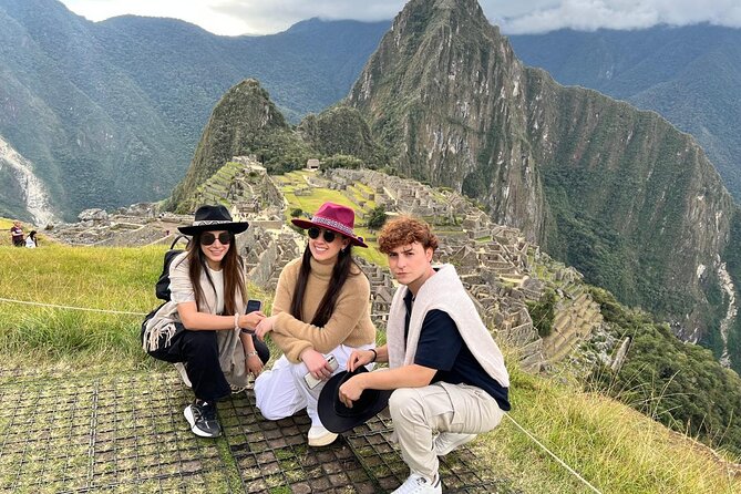 Full Day Private Guided Tour in Machu Picchu - Lunch in Machu Picchu village comes after the ruins