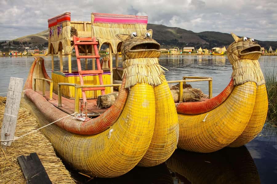 Full Day Tour to Titicaca Lake in Puno: Uros and Amantani - Seeing how the Uros islands are made