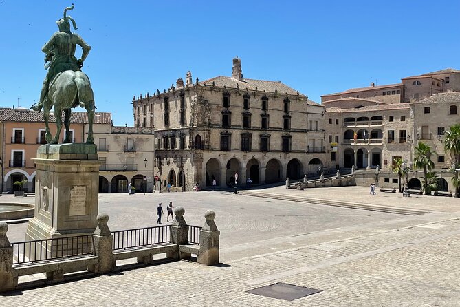 Guided Tours Trujillo Essential - How the two hours are divided