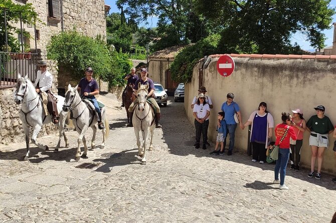 Guided Tours Trujillo Essential - Reaching Trujillo Castle at the highest point