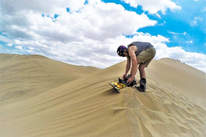 Huacachina Sandboard - Photos and videos without a sandy phone