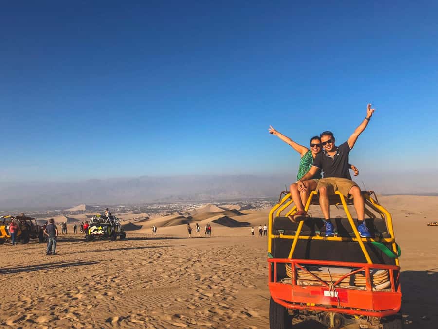 Huacachina: Sandboarding and 4x4 Desert Adventure - Learning to sandboard on the first dune