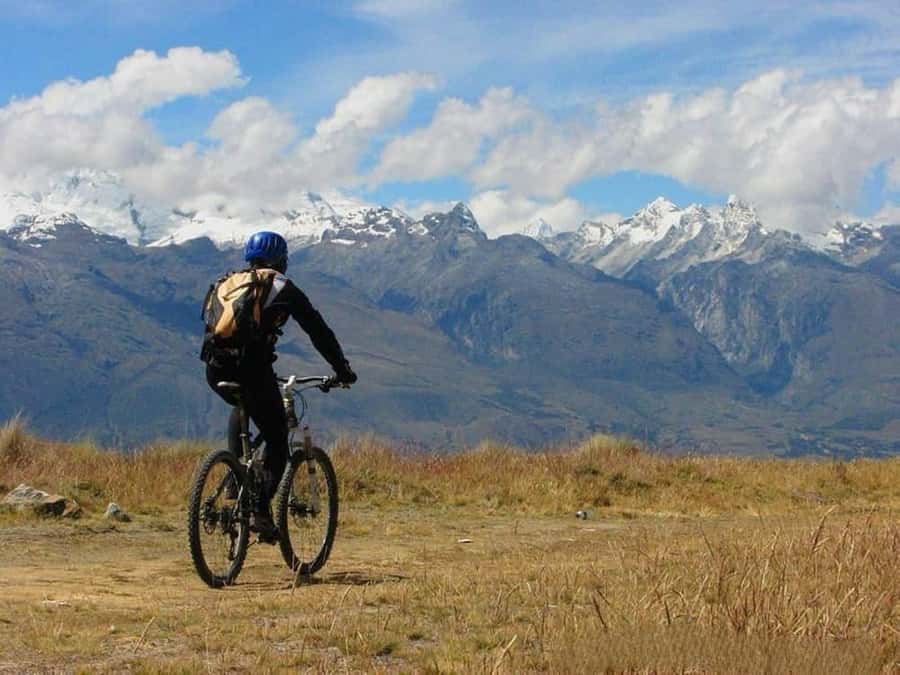 Huaraz: Bike tour | Mountain Biking in the Andes - From Huaraz to Wilcahuain at 8 a.m.