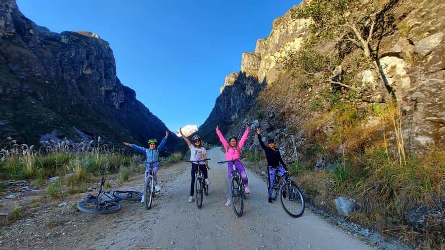 Huaraz: Bike tour | Mountain Biking in the Andes - Wilcahuain and the first mountain miles