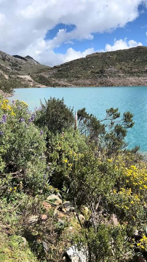 Huaraz: Full Day Rocotuyoc Lagoon + Frozen Lagoon - Preparing for a high-altitude day