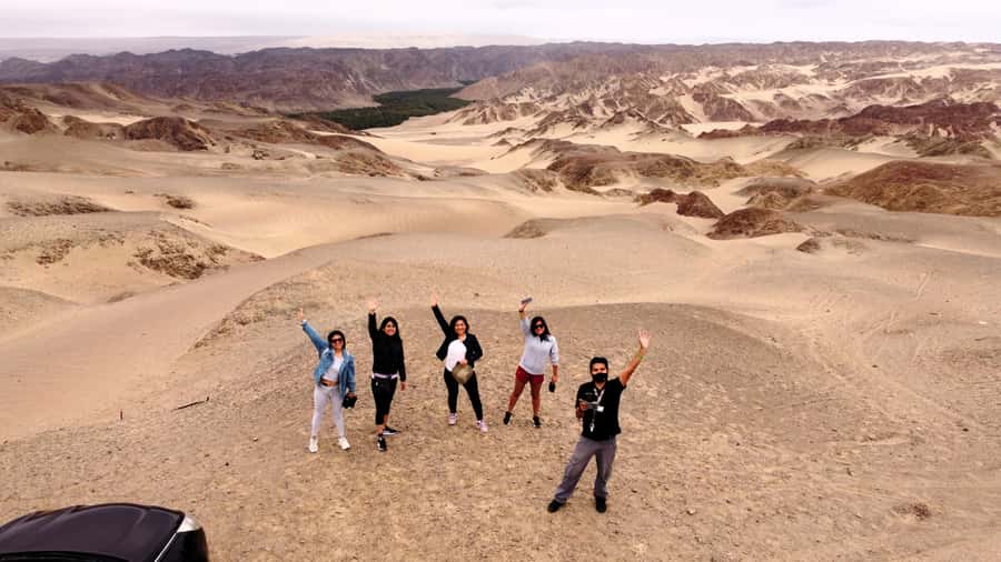Ica: Canyon of the Lost Tour in Ocucaje Desert - Guides, language, and group size