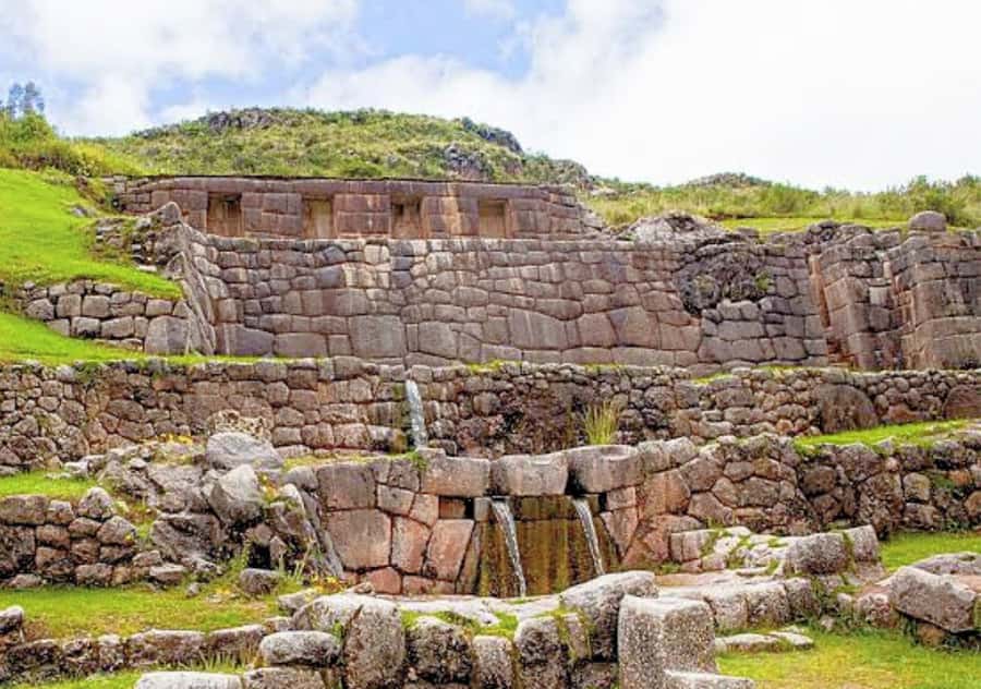 In Cusco: Saqsaywaman, Qenqo, Pukapukara, Tambomachay. - Qenqo, a sacred site with a shorter visit