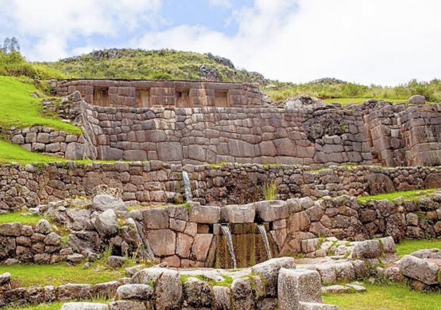 In Cusco: Saqsaywaman, Qenqo, Pukapukara, Tambomachay. - What the guide quality means for your experience
